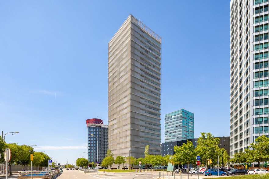 Plaza d'Europa, 21-23, L'Hospitalet de Llobregat, Barcelona for lease - Primary Photo - Image 1 of 9