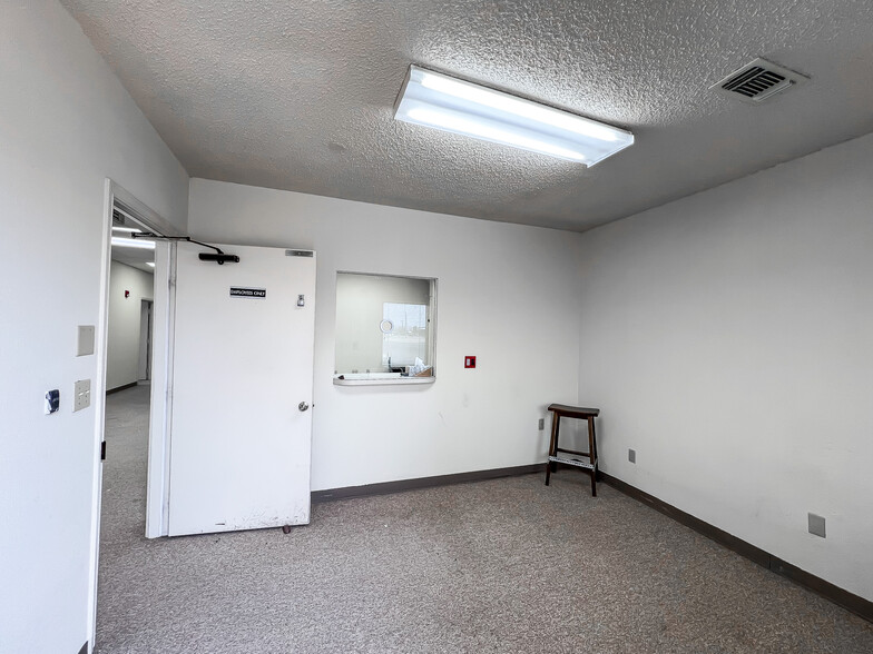 712 W Holland Ave, Alpine, TX for sale - Building Photo - Image 3 of 16