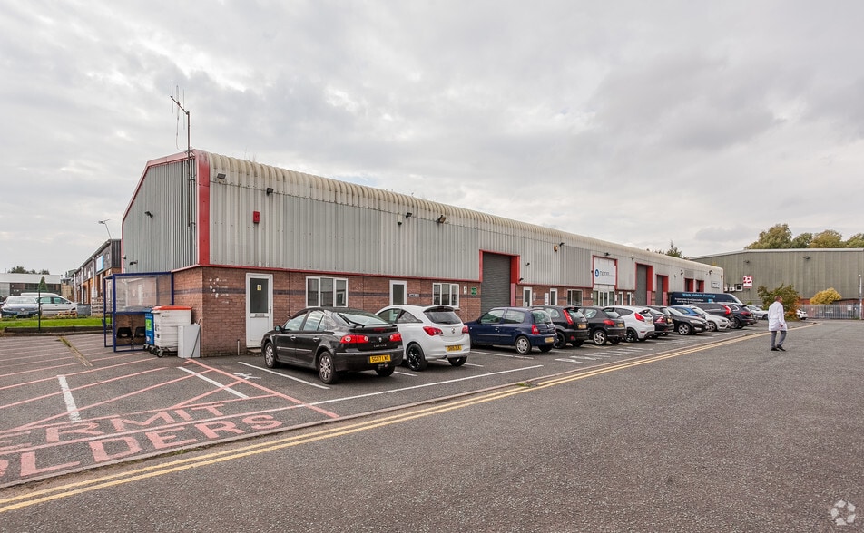 Lancaster Fields, Crewe for lease - Primary Photo - Image 1 of 6