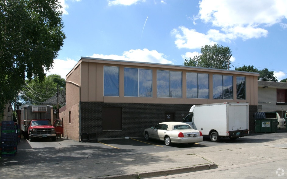 605 S 94th St, Milwaukee, WI for sale - Building Photo - Image 2 of 8