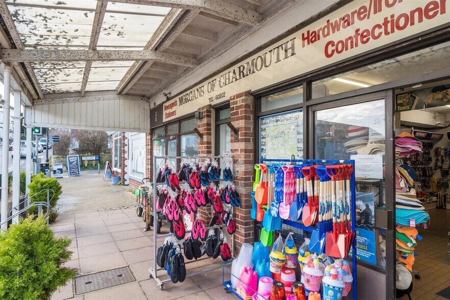 4 The Street, Charmouth for sale - Building Photo - Image 2 of 8