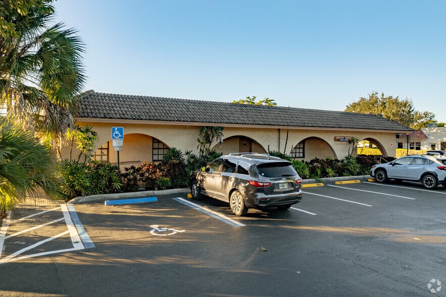 7390 NW 5th St, Plantation, FL for sale - Building Photo - Image 3 of 10