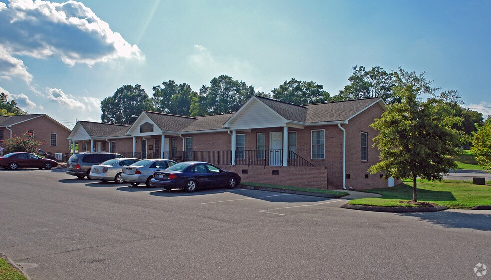 436 E Long Ave, Gastonia, NC 28054 Office for Lease