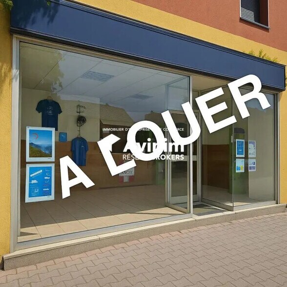 Retail in Aix-les-Bains for lease - Building Photo - Image 1 of 1