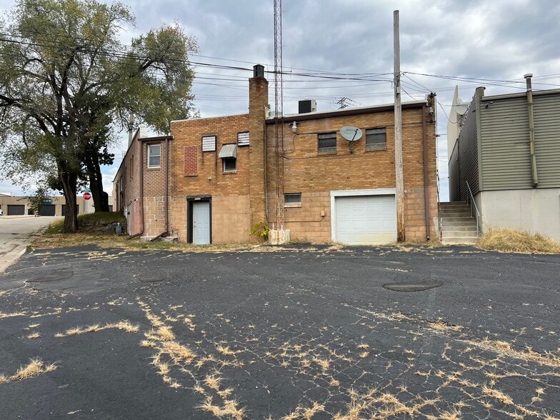 4415 Charles St, Rockford, IL for sale - Building Photo - Image 2 of 4