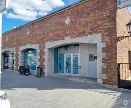 Retail in Torrelodones, Madrid for lease Interior Photo- Image 2 of 7