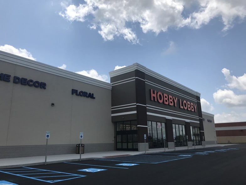 147 Satterfield Dr, Triadelphia, WV 26059