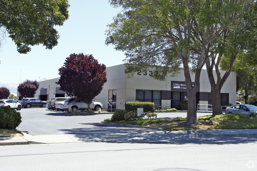 2337 Technology Pky, Hollister, CA for sale - Primary Photo - Image 1 of 1