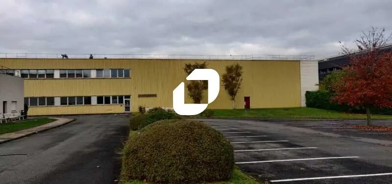 Office in Bobigny for lease - Building Photo - Image 3 of 12