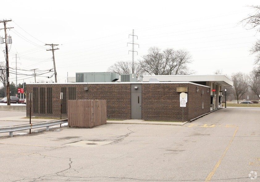 29466 Grand River Ave, Farmington, MI for sale - Building Photo - Image 2 of 2