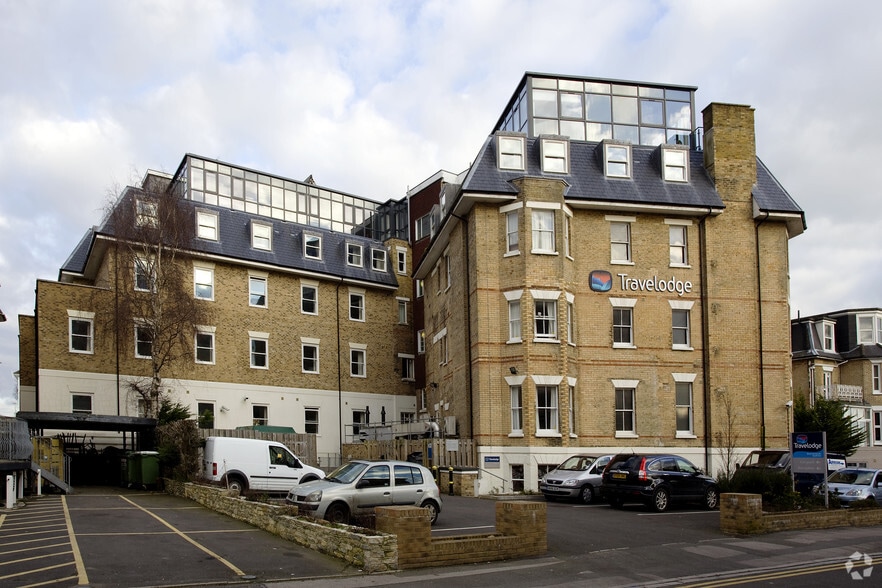 West Hill Rd, Bournemouth for sale - Primary Photo - Image 1 of 1