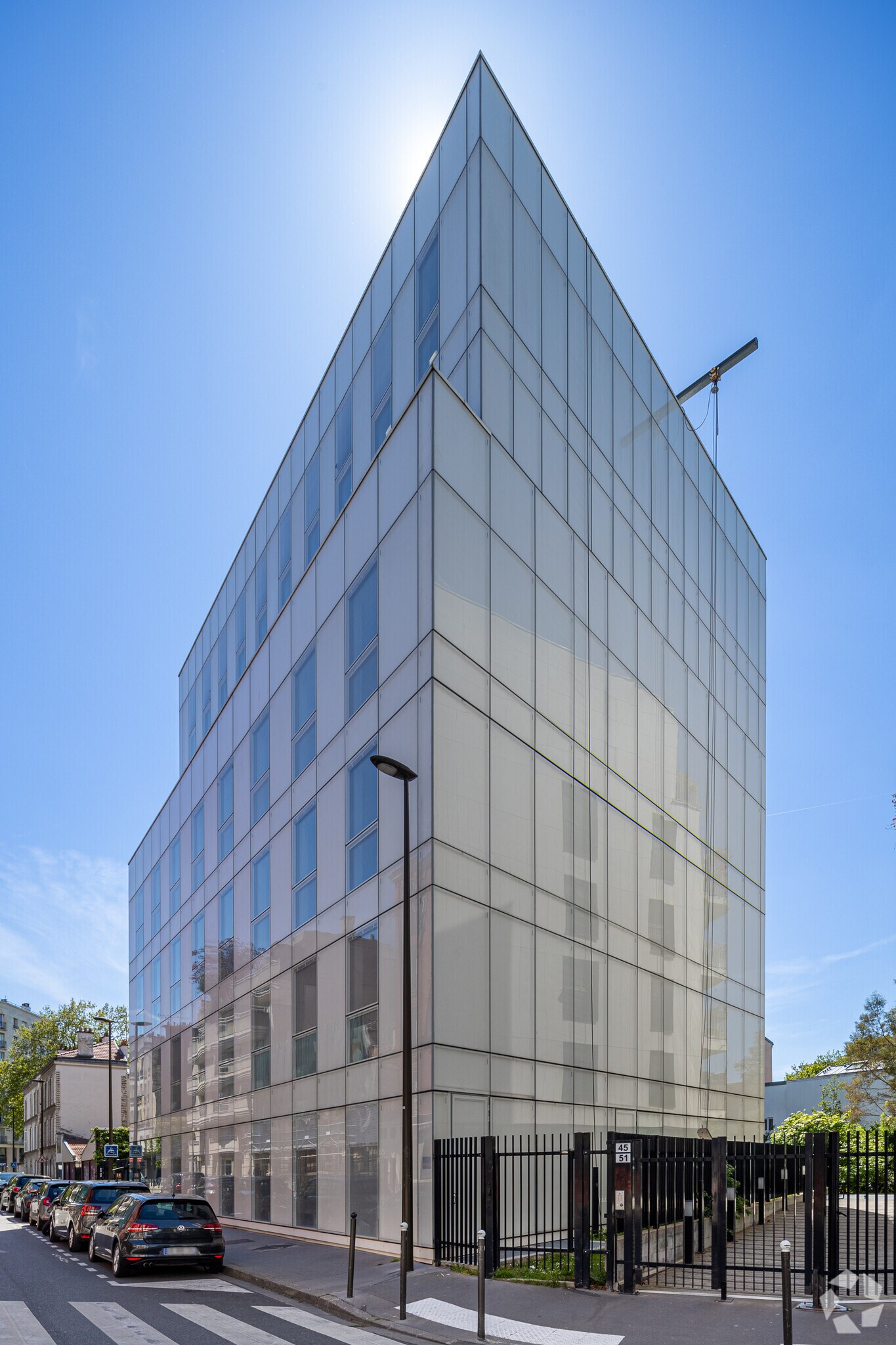 9-11 Rue De L'Est, Boulogne-Billancourt for lease Primary Photo- Image 1 of 2