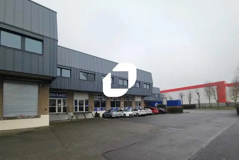 Industrial in Villejust for lease - Building Photo - Image 2 of 9