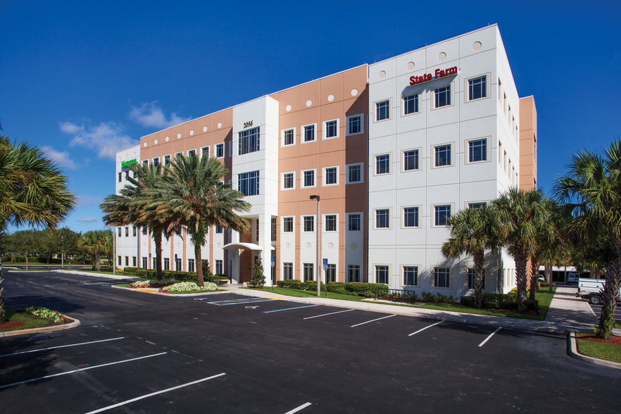 2056 Vista Parkway, West Palm Beach, FL for lease - Building Photo - Image 1 of 9