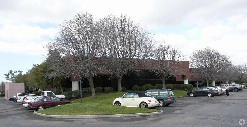 45635-45655 Northport Loop E, Fremont, CA for lease - Primary Photo - Image 1 of 3