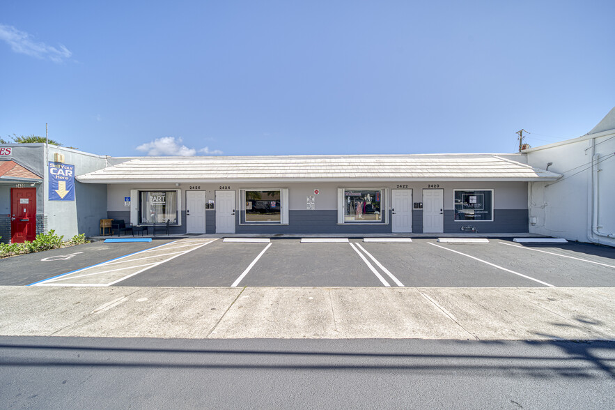 2420-2426 N Dixie Hwy, Wilton Manors, FL for sale - Building Photo - Image 3 of 17