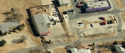 1411 NW 33rd St, Lawton, OK - AERIAL map view