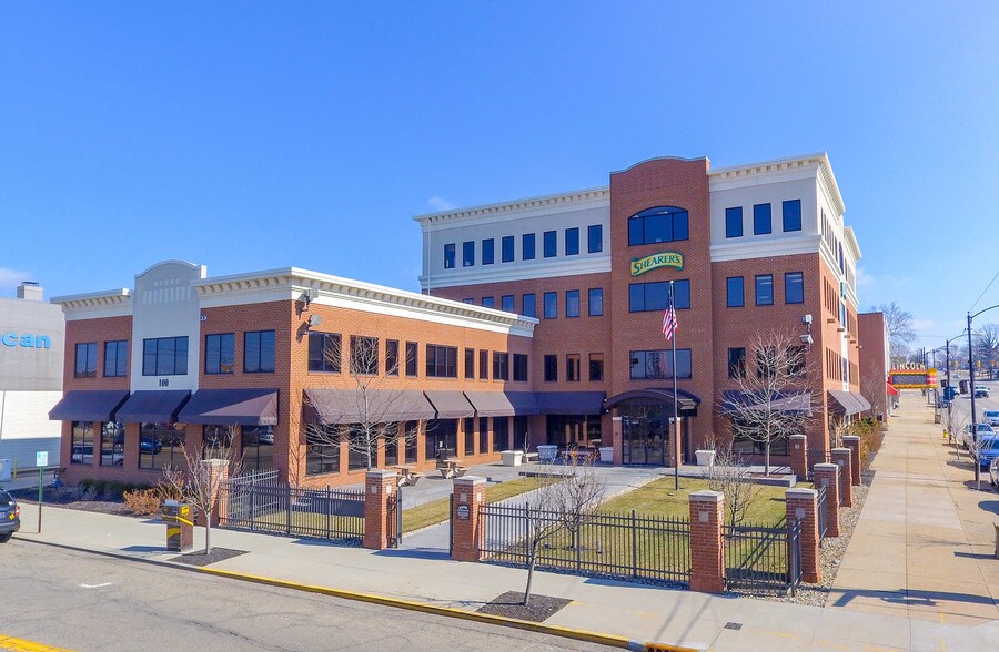 100 Lincoln Way E, Massillon, OH 44646