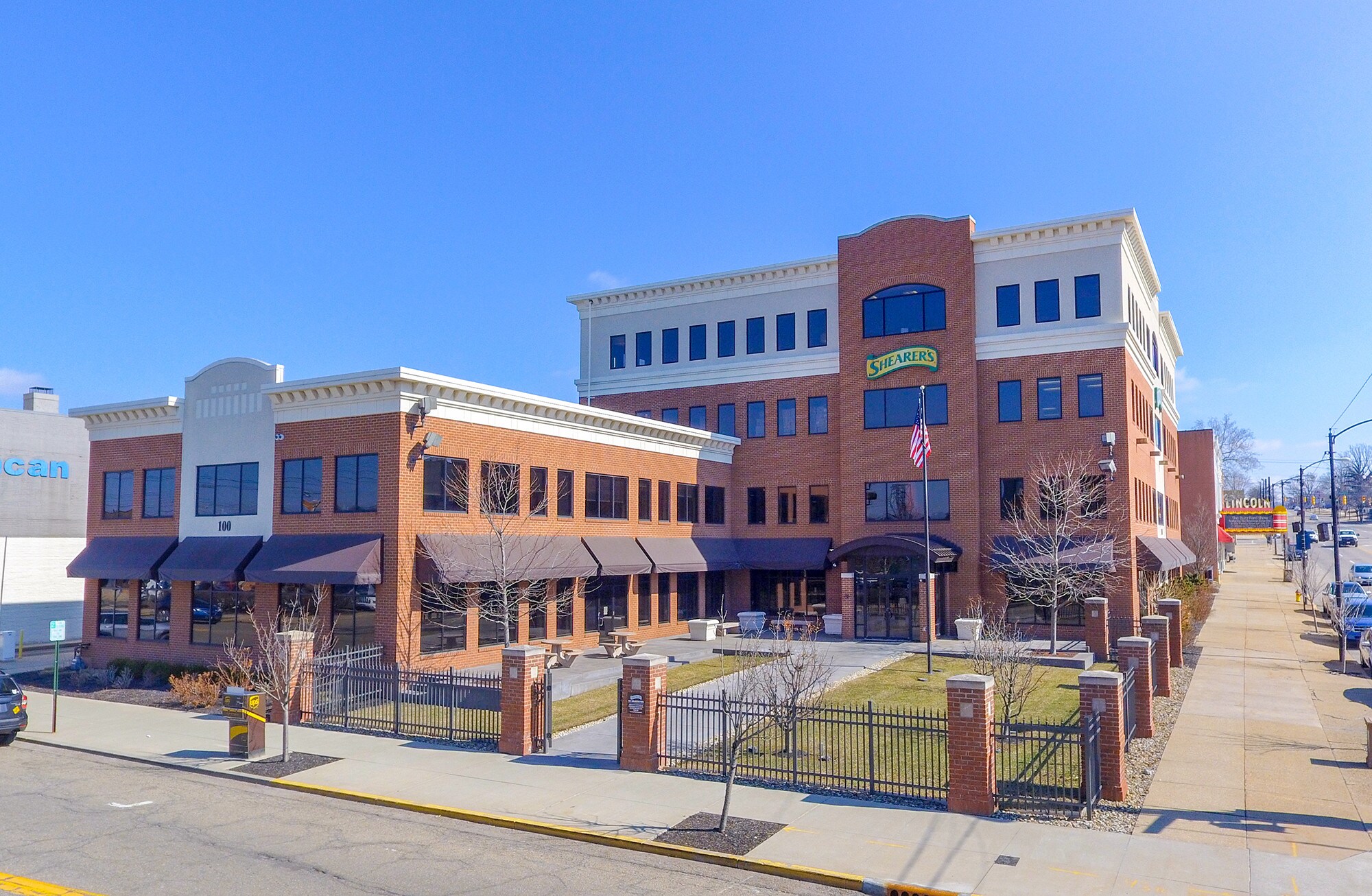 100 Lincoln Way E, Massillon, OH 44646