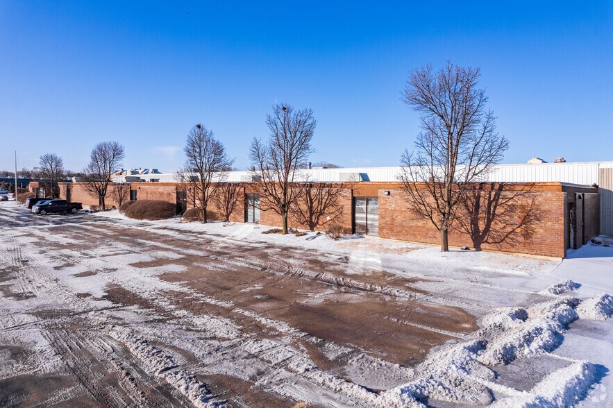 9009 N 51st St, Brown Deer, WI for sale - Building Photo - Image 2 of 15