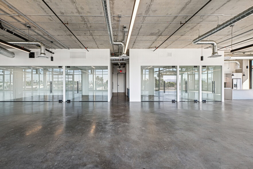 2922 Crenshaw Blvd, Los Angeles, CA for lease - Interior Photo - Image 3 of 8