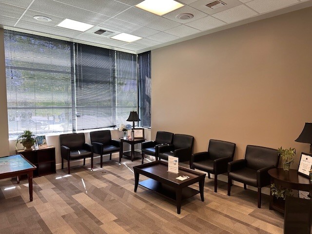 2908 228th Ave SE, Sammamish, WA for sale - Interior Photo - Image 3 of 5