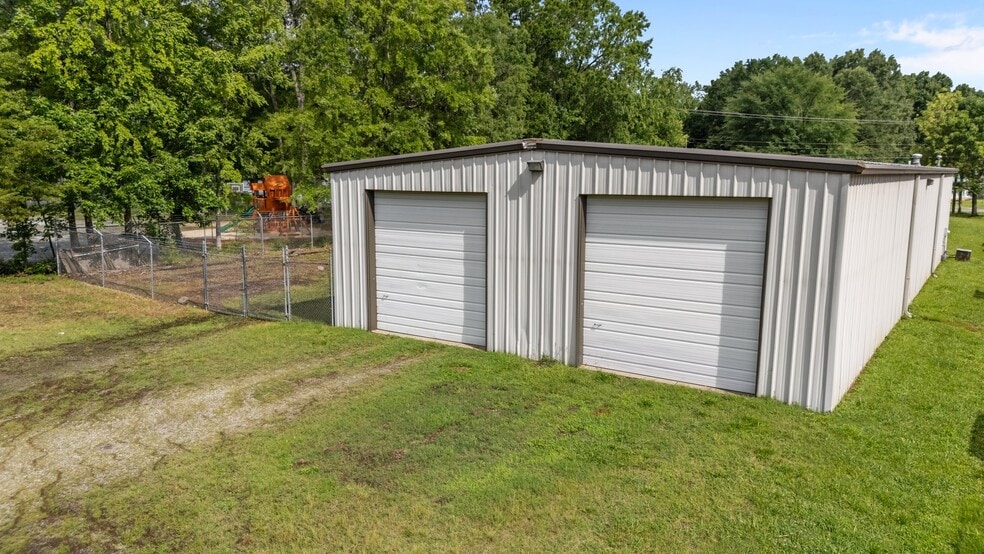 808 E Parker St, Graham, NC for sale - Primary Photo - Image 3 of 36