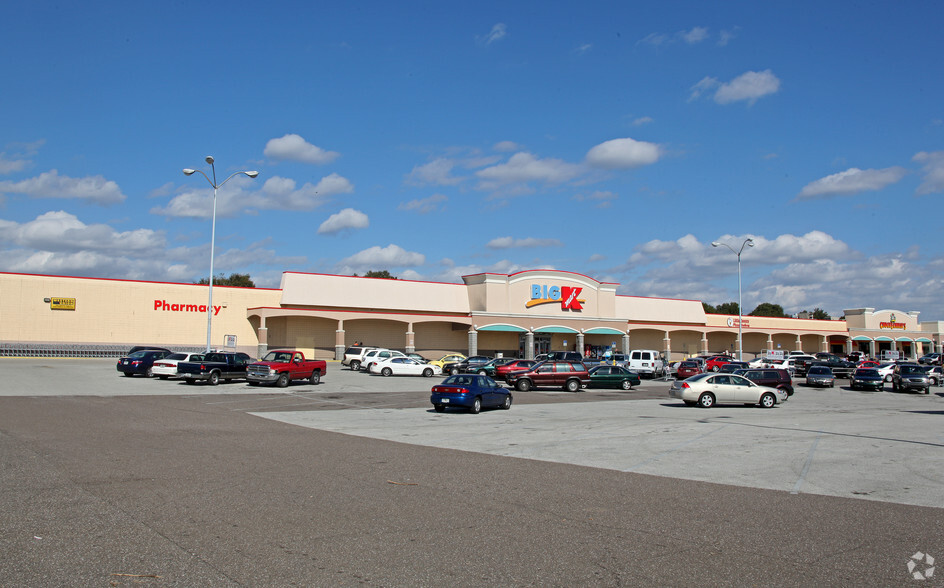 1500-1600 W Brandon Blvd, Brandon, FL for lease - Primary Photo - Image 1 of 15