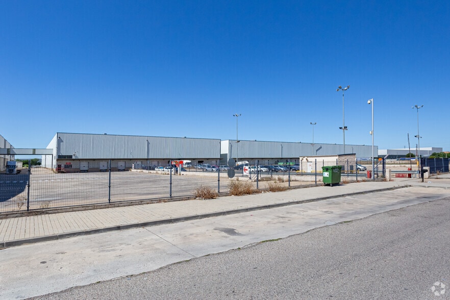 Industrial in Alovera, Guadalajara for lease - Primary Photo - Image 1 of 2
