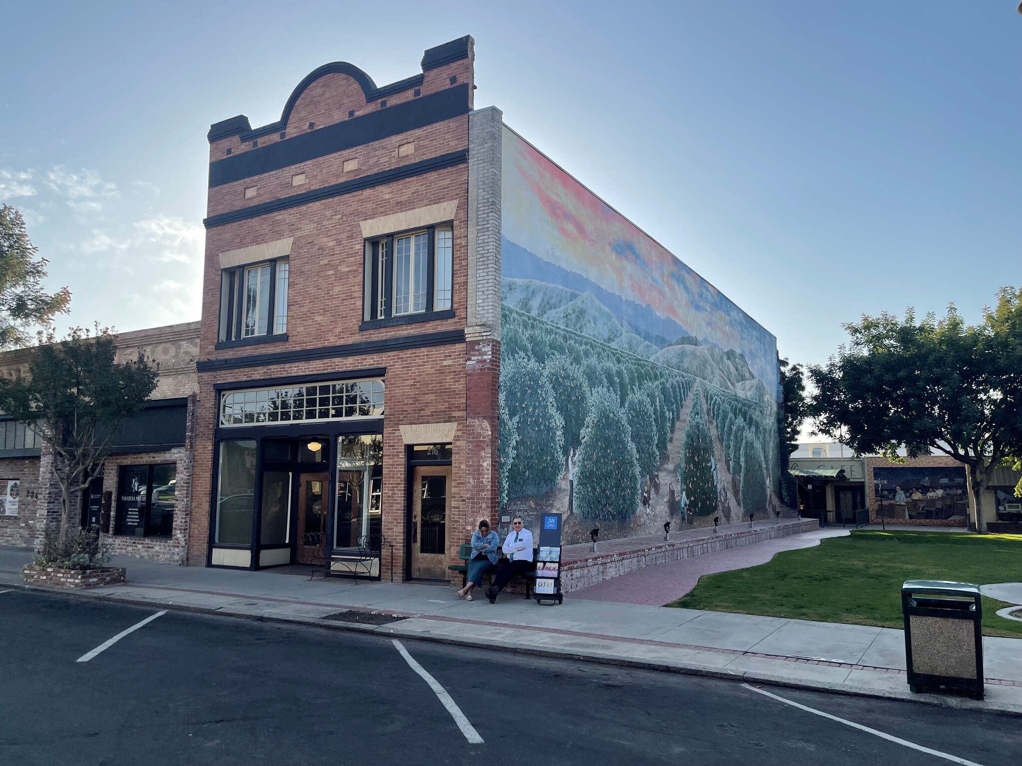 216 E Pine St, Exeter, CA for lease Building Photo- Image 1 of 16