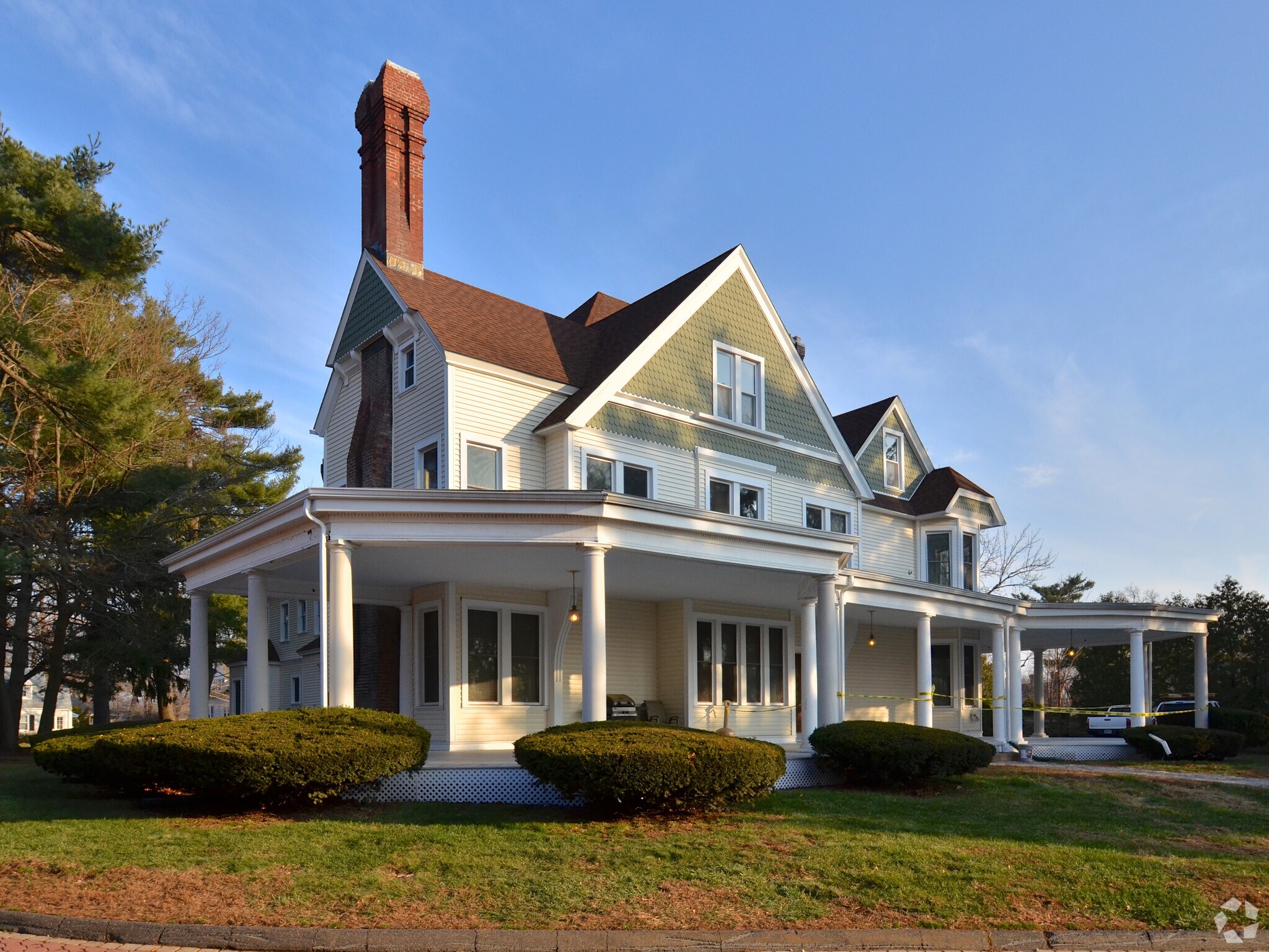 20-28 Otis St, Manchester, CT for sale Primary Photo- Image 1 of 1