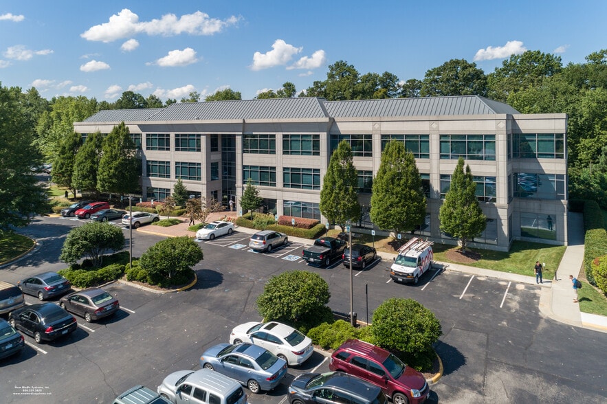 100 Gateway Centre Pky, Richmond, VA for lease - Building Photo - Image 1 of 9