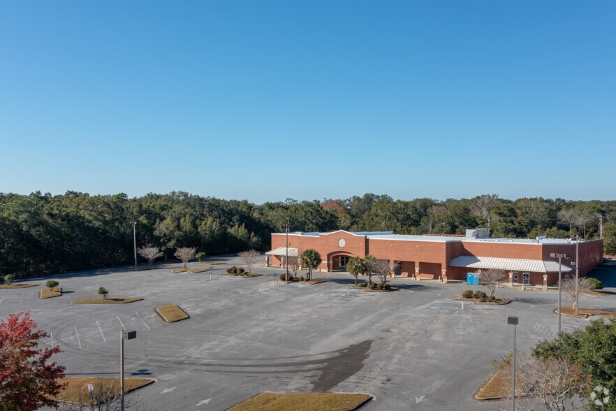 5975 Mobile Hwy, Pensacola, FL for lease - Building Photo - Image 2 of 6