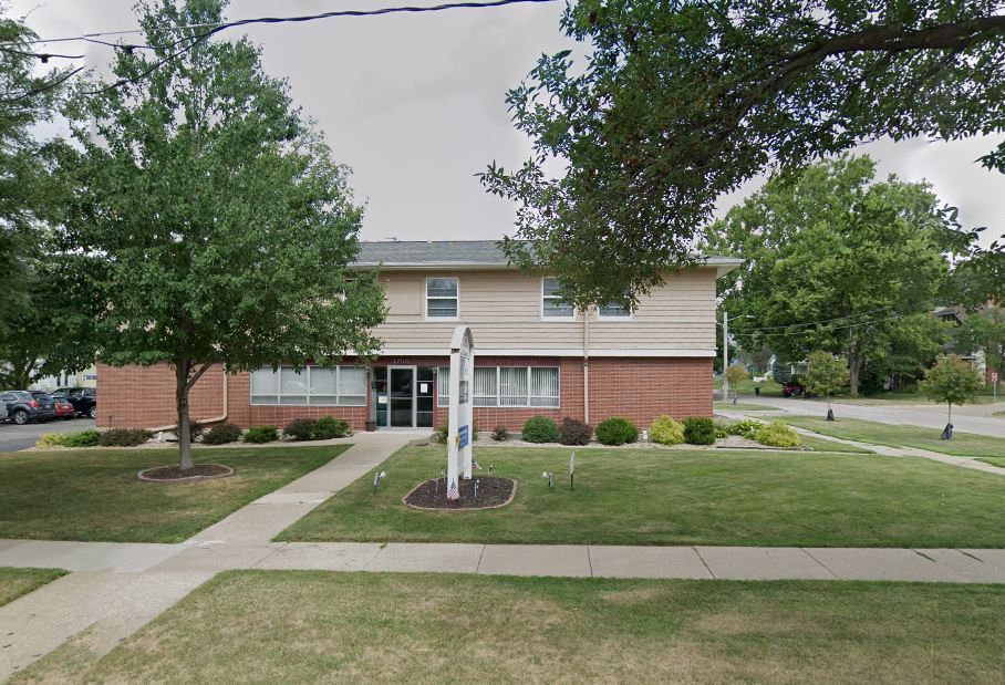 1756 1st Ave NE, Cedar Rapids, IA for sale Building Photo- Image 1 of 1