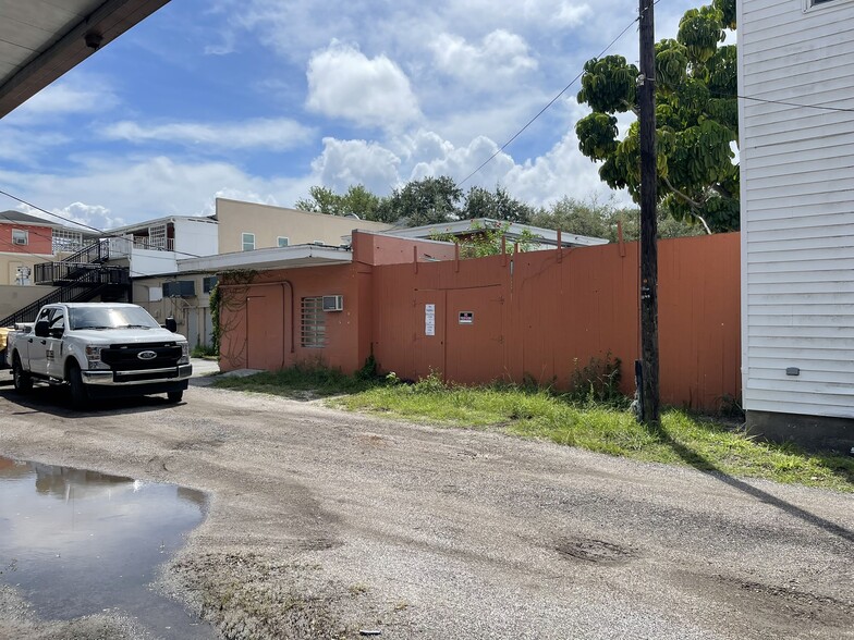 2545 Central Ave, Saint Petersburg, FL for sale - Building Photo - Image 2 of 9