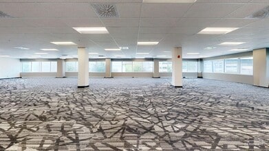 7101 Av du Parc, Montréal, QC for lease Matterport 3D Scan- Image 1 of 5