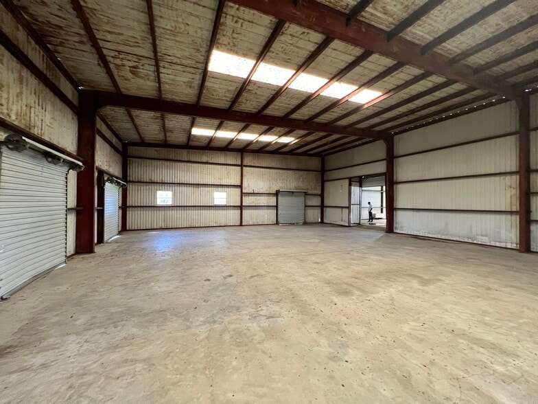 2440 E Highway 377, Granbury, TX for sale - Interior Photo - Image 2 of 35