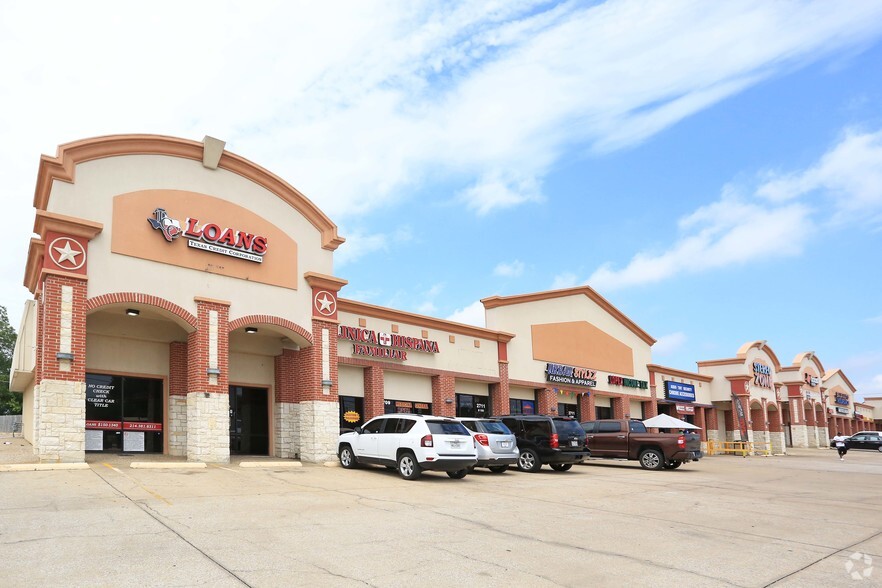 2707-2709 S Buckner Blvd, Dallas, TX for lease - Primary Photo - Image 1 of 8