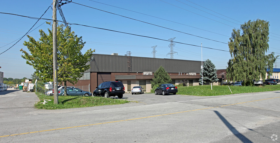 890 Dillingham Rd, Pickering, ON for sale - Primary Photo - Image 1 of 3