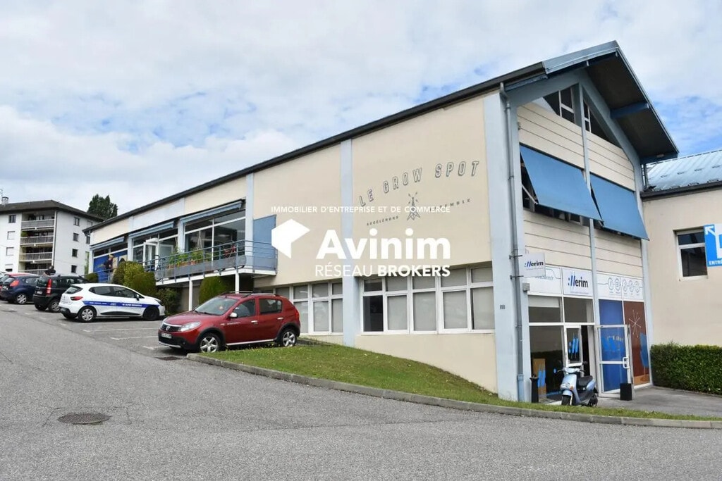 Location Bureaux 278 m² - Photo 1