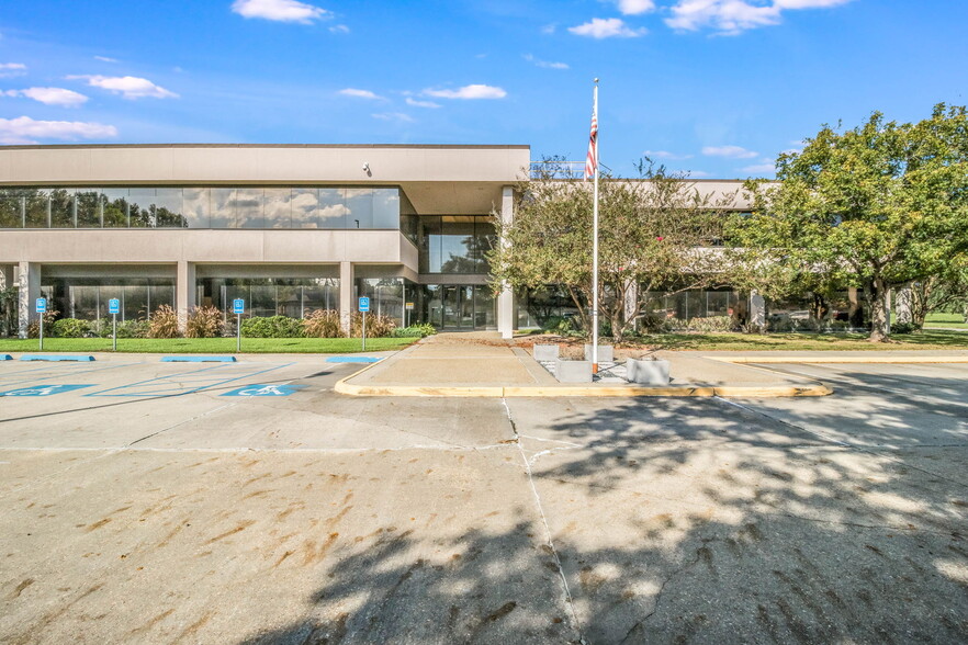 200 Galbert Rd, Lafayette, LA for sale - Building Photo - Image 1 of 25