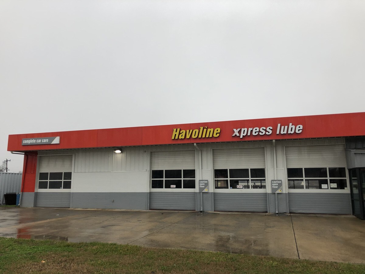 511 Cinema Ct, Kernersville, NC 27284