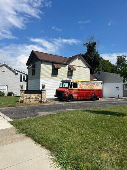546 E Dixie Dr, West Carrollton, OH for sale - Building Photo - Image 2 of 21