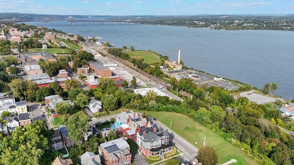 2 Courtney Ave, Newburgh, NY for sale - Building Photo - Image 3 of 49