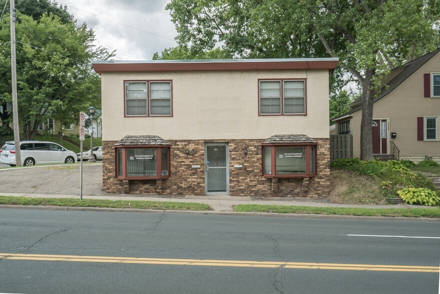 1053 Dale St N, Saint Paul, MN 55117