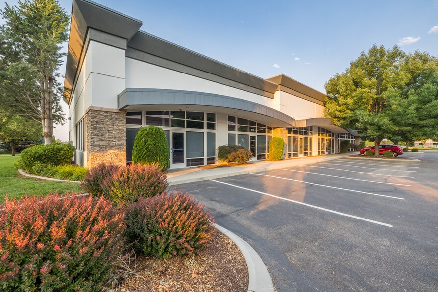 1620 S Topaz Way, Meridian, ID for lease - Building Photo - Image 1 of 3