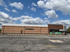 3362 Navarre Ave, Oregon, OH for lease Building Photo- Image 2 of 5