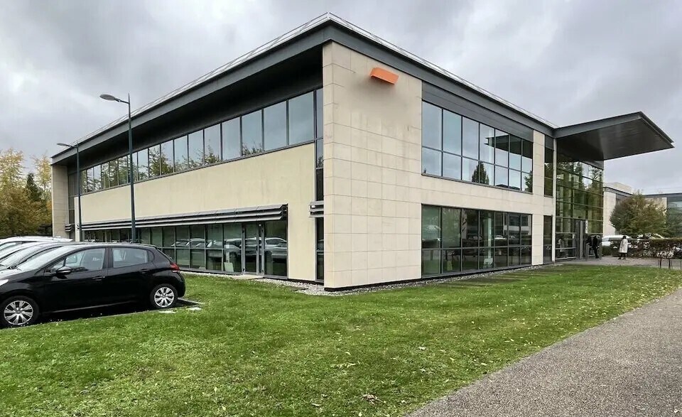 Office in Serris for lease Primary Photo- Image 1 of 2