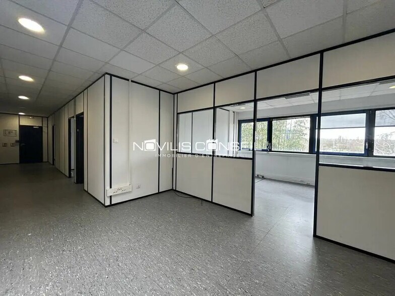 Office in Labège for lease - Building Photo - Image 2 of 6