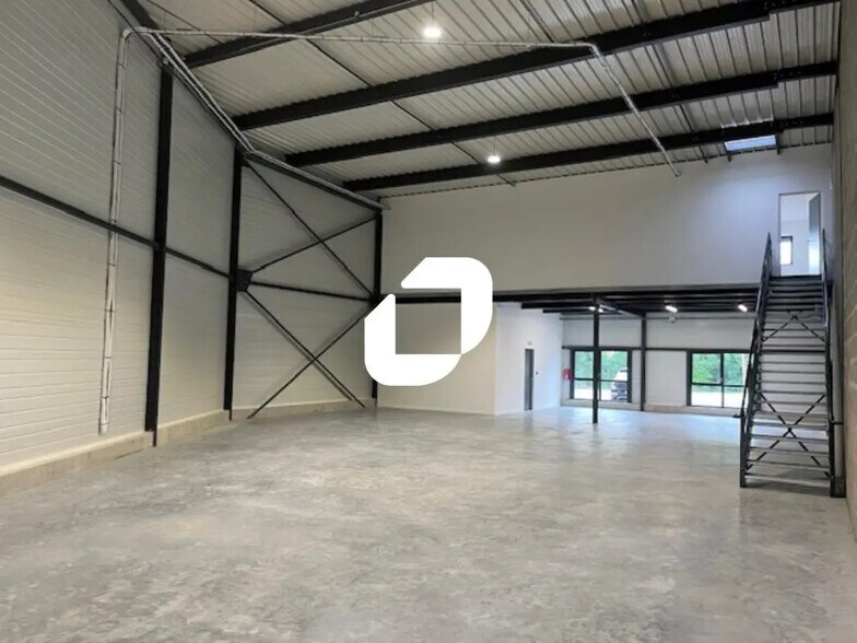 Flex in Basse-Goulaine for lease - Interior Photo - Image 1 of 7